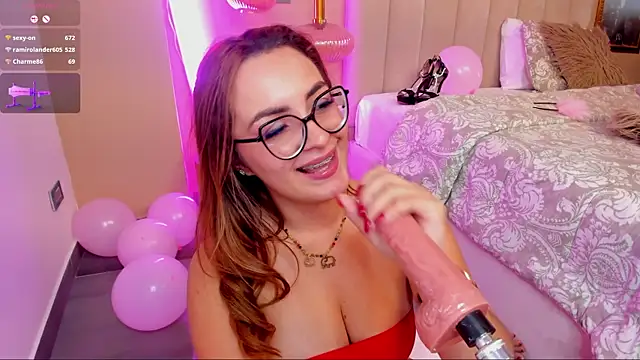 Snapshot of JessyCream chatting on 02/16/25, 01:58 JessyCream online show from 02/16/25, 01:58