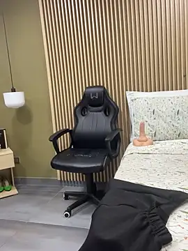 Snapshot of JessyCream chatting on 02/24/26, 04:05 JessyCream online show from 02/24/26, 04:05