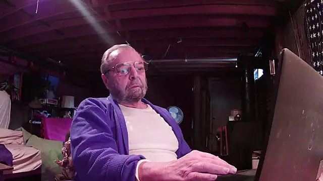 Snapshot of mercuryice chatting on 02/10/25, 02:16 mercuryice online show from 02/10/25, 02:16