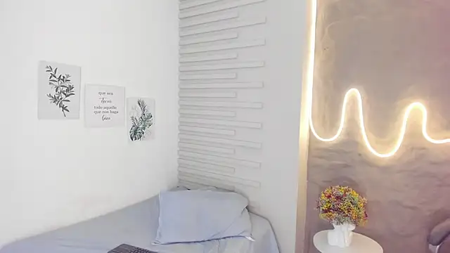 Snapshot of Demy_Ruiz chatting on 03/06/25, 08:41 Demy Ruiz online show from 03/06/25, 08:41