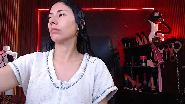 XiaQueen online show from 10/11/25, 12:04