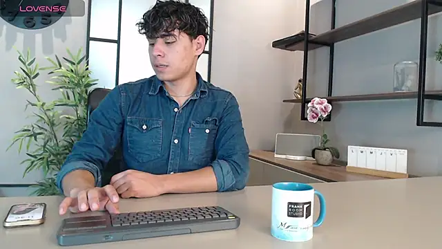 Gabriell ramirez online show from 03/01/25, 04:47