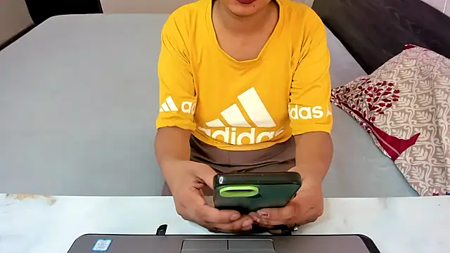 Queen Couple online show from 09/19/25, 05:42