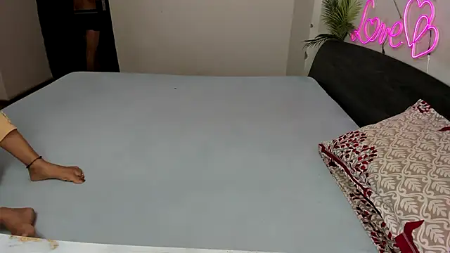 Queen Couple online show from 09/24/25, 05:11