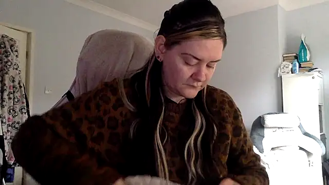 AureliaXOX online show from 02/22/25, 12:40