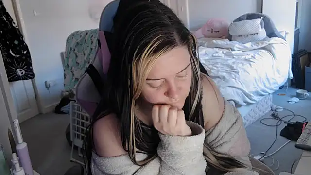 AureliaXOX online show from 03/09/25, 10:08