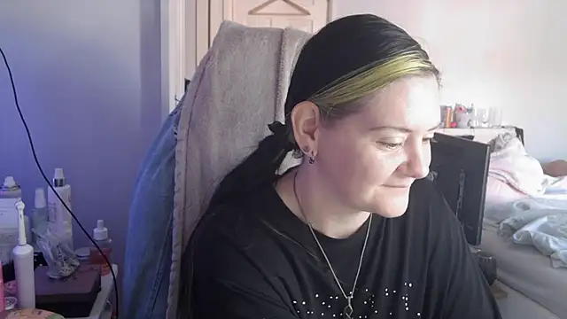 AureliaXOX online show from 09/12/25, 08:47