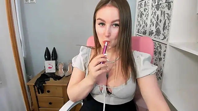 DonnaCam online show from 04/20/26, 08:54