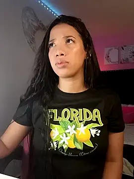 SallyWhitee online show from 04/04/26, 05:27