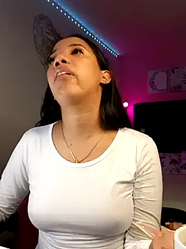 SallyWhitee online show from 04/17/26, 05:10