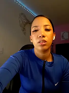 SallyWhitee online show from 04/22/26, 05:32