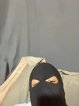 Snapshot of tunenarica22 chatting on 10/03/25, 03:53 tunenarica22 online show from 10/03/25, 03:53