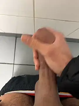 amialiii online show from 02/13/25, 10:43