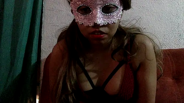 Snapshot of sharonlopez9611 chatting on 02/20/25, 05:01 sharonlopez9611 online show from 02/20/25, 05:01