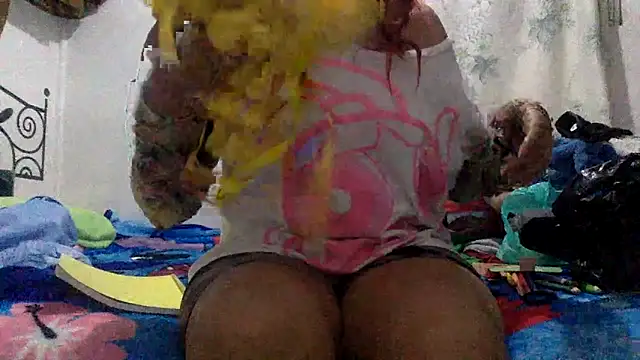 Snapshot of sharonlopez9611 chatting on 09/17/25, 04:36 sharonlopez9611 online show from 09/17/25, 04:36