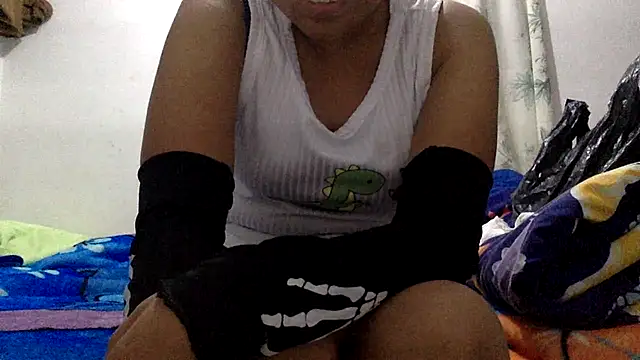 Snapshot of sharonlopez9611 chatting on 10/20/25, 03:07 sharonlopez9611 online show from 10/20/25, 03:07