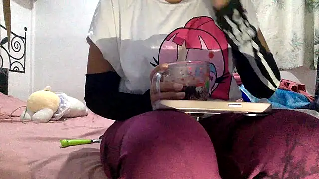 sharonlopez9611 online show from 12/01/25, 04:39