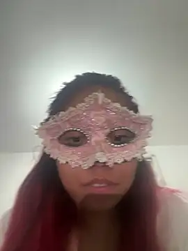 Snapshot of sharonlopez9611 chatting on 07/19/26, 04:27 sharonlopez9611 online show from 07/19/26, 04:27