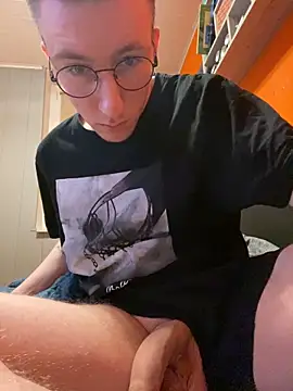 ItsMeLumisch online show from 02/27/25, 12:10