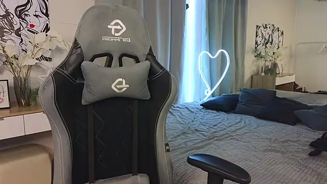 Kira Jin online show from 03/04/25, 11:40