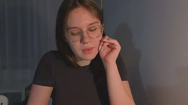 Mia Luw online show from 03/29/26, 03:23