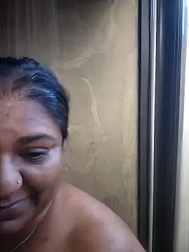 Snapshot of SophieStarShine chatting on 10/07/25, 03:42 SophieStarShine online show from 10/07/25, 03:42