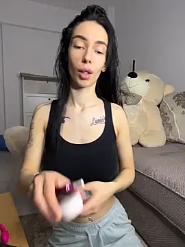 Celine Roxelle online show from 04/20/26, 09:16