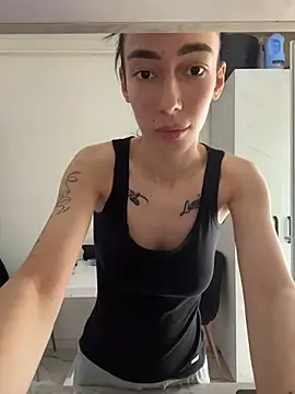 Celine Roxelle online show from 04/21/26, 12:44