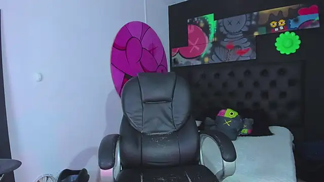 ISAAC CRYSTON online show from 09/30/25, 07:30