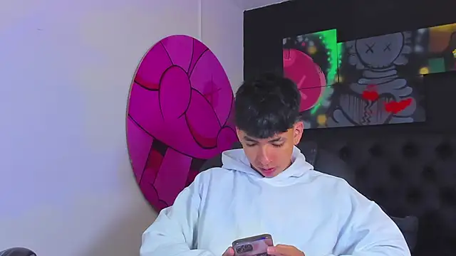 ISAAC CRYSTON online show from 10/04/25, 08:40