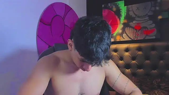 ISAAC CRYSTON online show from 10/09/25, 07:34