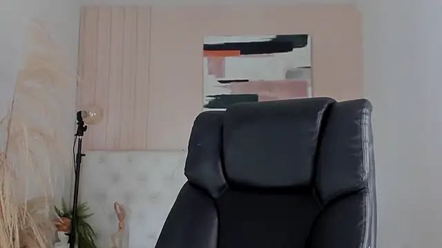 ISAAC CRYSTON online show from 10/23/25, 07:34