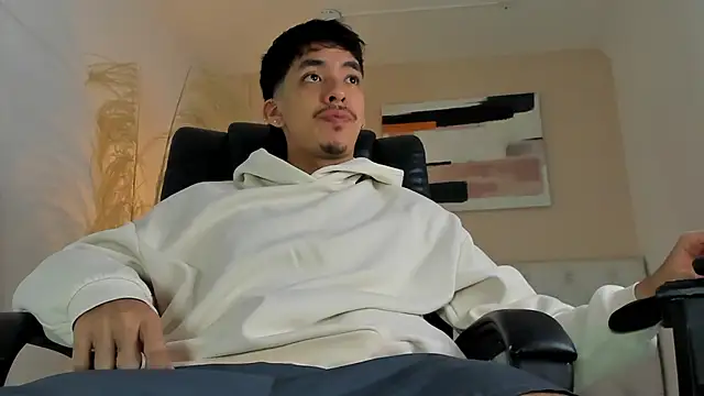 ISAAC CRYSTON online show from 12/13/25, 10:37