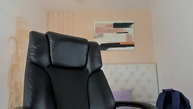 ISAAC CRYSTON online show from 01/13/26, 08:14