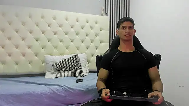 ANDRES STUD online show from 03/04/26, 04:29