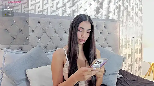 FelicityAdams online show from 10/28/25, 01:36