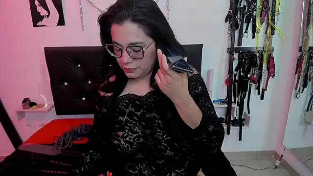 Julieta Carden  online show from 04/15/26, 07:58