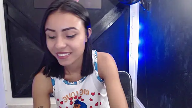 Snapshot of julieta_fn chatting on 03/12/25, 07:06 julieta fn online show from 03/12/25, 07:06
