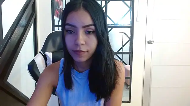 Snapshot of julieta_fn chatting on 09/10/25, 02:17 julieta fn online show from 09/10/25, 02:17