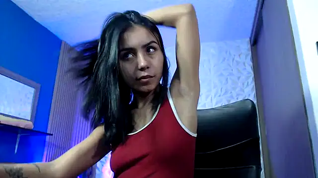 Snapshot of julieta_fn chatting on 09/19/25, 02:40 julieta fn online show from 09/19/25, 02:40