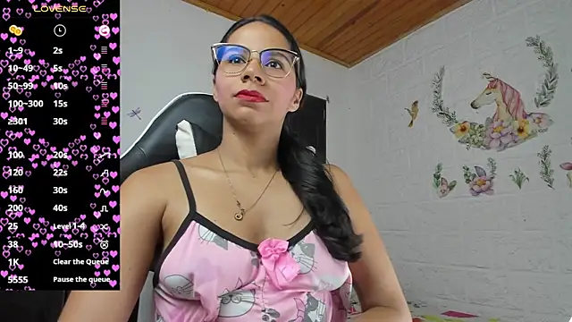 Snapshot of alisson_hoffman05 chatting on 05/18/26, 02:34 alisson hoffman05 online show from 05/18/26, 02:34