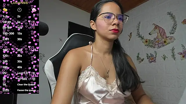 Snapshot of alisson_hoffman05 chatting on 08/04/26, 06:32 alisson hoffman05 online show from 08/04/26, 06:32