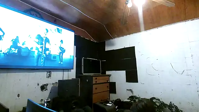 Snapshot of nuttyking2022 chatting on 11/04/25, 06:23 nuttyking2022 online show from 11/04/25, 06:23