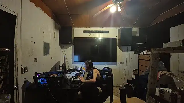 Snapshot of nuttyking2022 chatting on 12/04/25, 08:34 nuttyking2022 online show from 12/04/25, 08:34