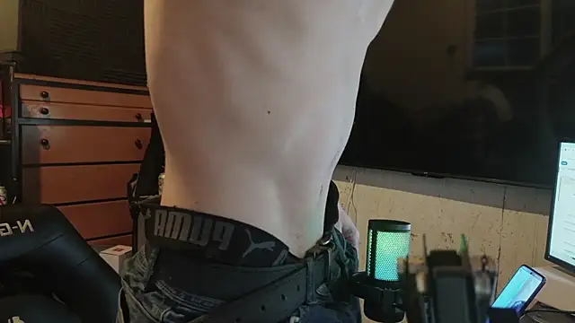 Snapshot of nuttyking2022 chatting on 02/08/26, 01:20 nuttyking2022 online show from 02/08/26, 01:20