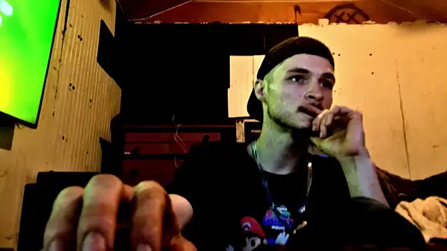 Snapshot of nuttyking2022 chatting on 04/01/26, 08:26 nuttyking2022 online show from 04/01/26, 08:26