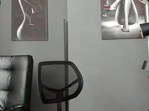 karlyjons12 online show from 09/30/25, 04:45