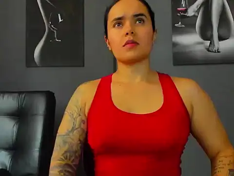 Snapshot of karlyjons12 chatting on 11/27/25, 04:42 karlyjons12 online show from 11/27/25, 04:42