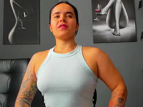 Snapshot of karlyjons12 chatting on 01/09/26, 04:10 karlyjons12 online show from 01/09/26, 04:10