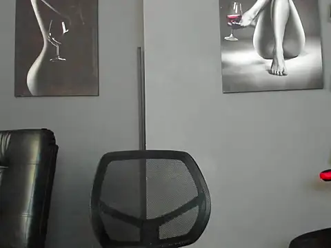 Snapshot of karlyjons12 chatting on 02/10/26, 12:09 karlyjons12 online show from 02/10/26, 12:09